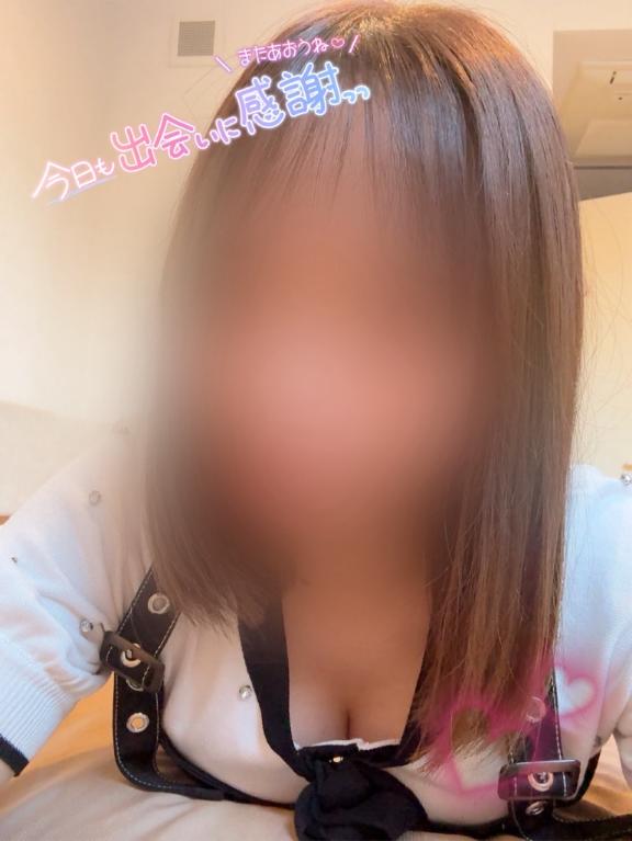 ことみ　小柄な身体に美形Ｅ乳