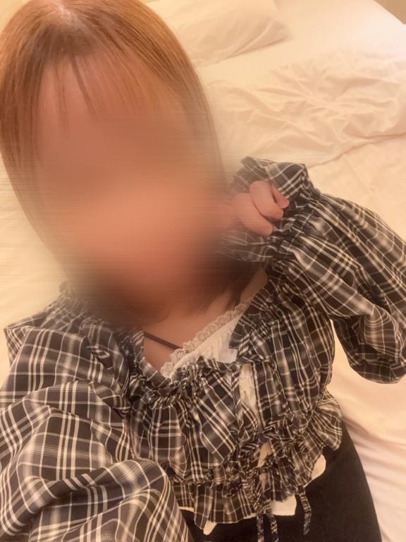 ことみ　小柄な身体に美形Ｅ乳